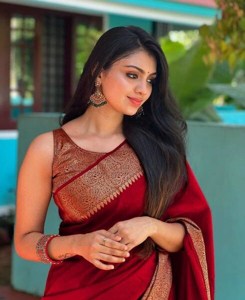 Woven Kanjivaram Pure Silk, Art Silk Saree